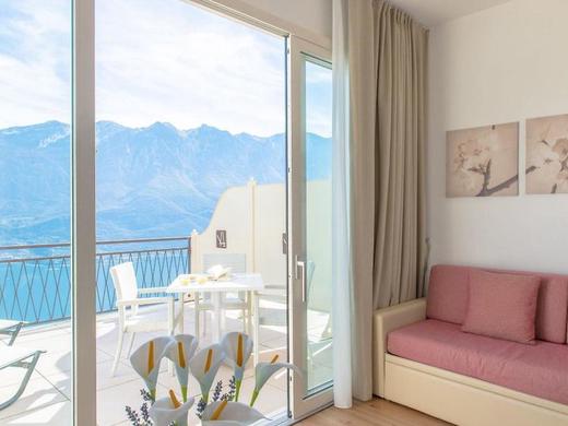 Village Hotel Lucia