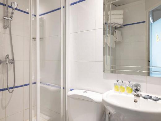 Le Regent Hostel Montmartre Hostel & Budget Hotel