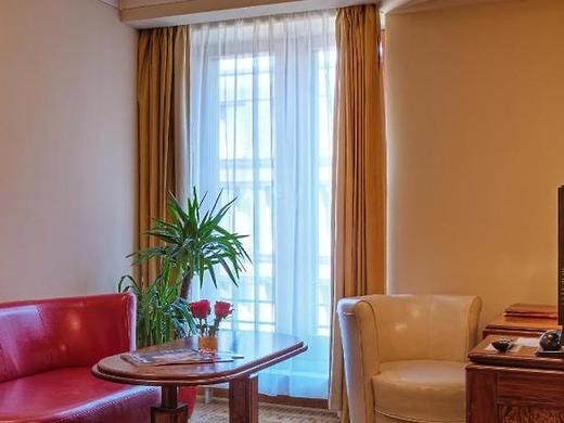 Hotel Majestic Plaza