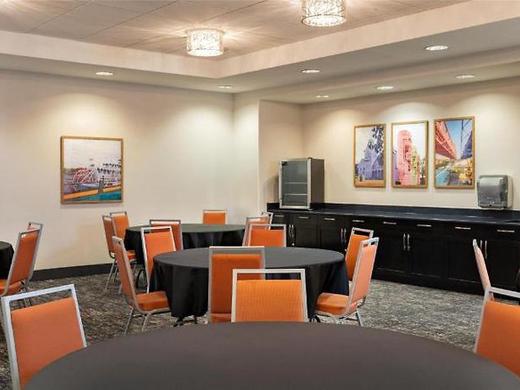 Hampton Inn & Suites La Crosse Downtown