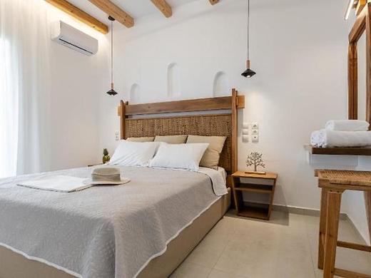 Birikos Hotel, Suites, Studios & Apartments