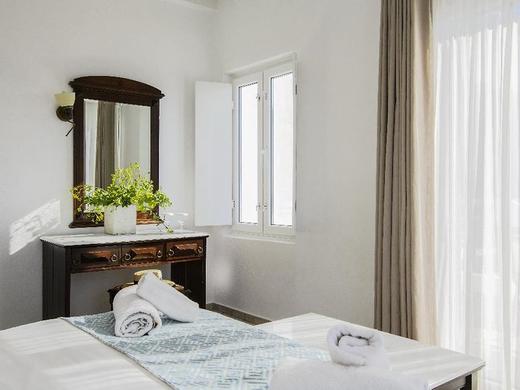 Art Hotel Pelican Bay