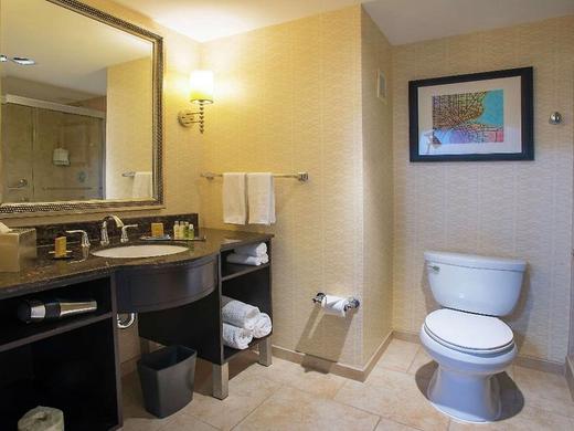 DoubleTree Suites by Hilton Detroit Downtown - Fort Shelby