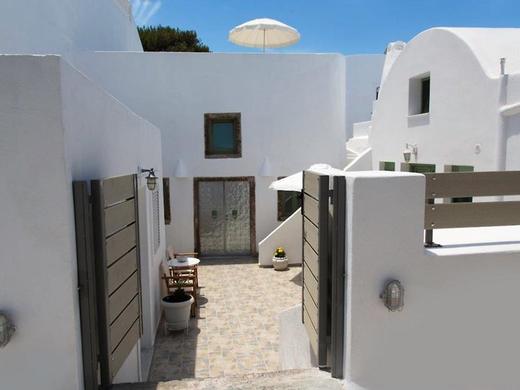 Ayoba Santorini