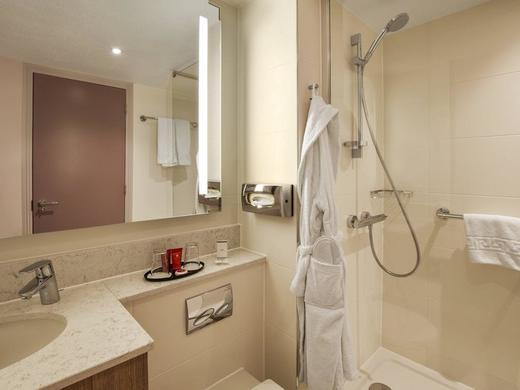 Leonardo London Heathrow Airport