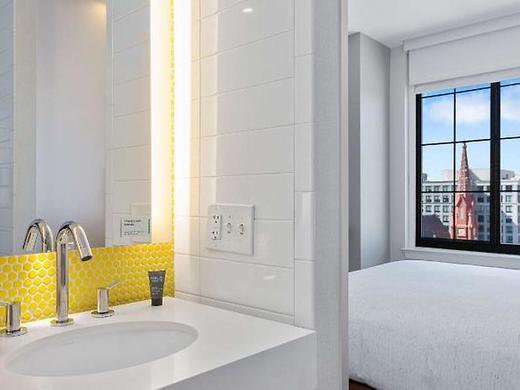 Motto by Hilton Washington DC City Center