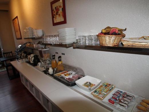 Adonis Lyon Est - Hôtel Artys