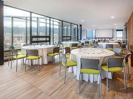 Hyatt Place Bogota / Convention Center