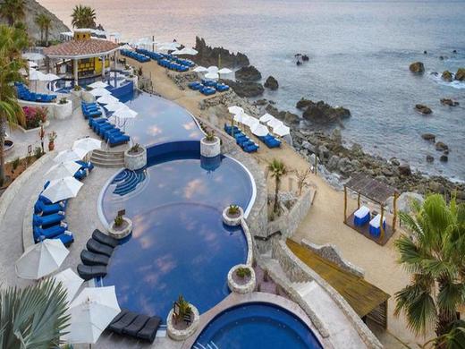 Hacienda Encantada Resort & Residences