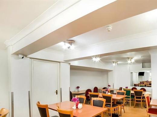 OYO Townhouse New England Victoria