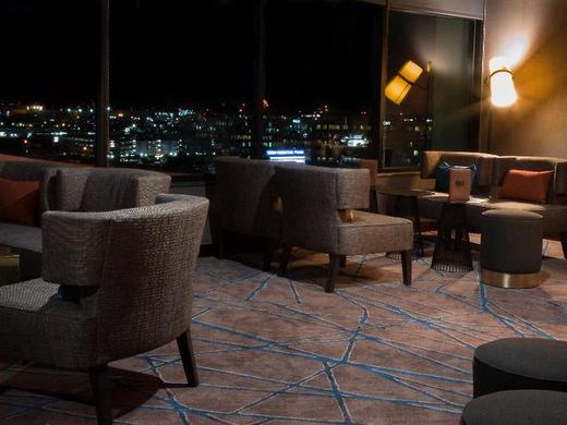 Holiday Inn Long Beach Airport