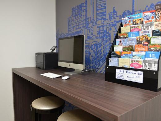 Holiday Inn Express Leigh - Sports Village