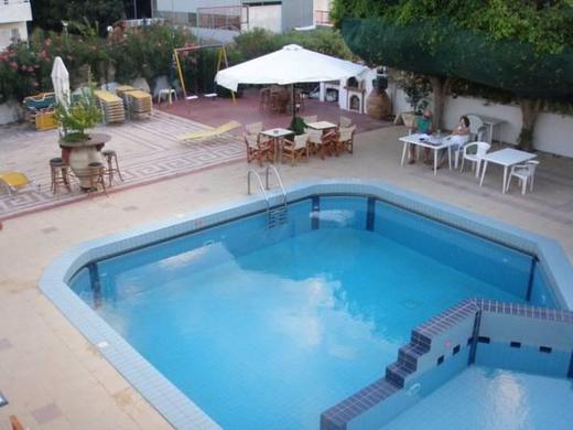 Albatross Apartments