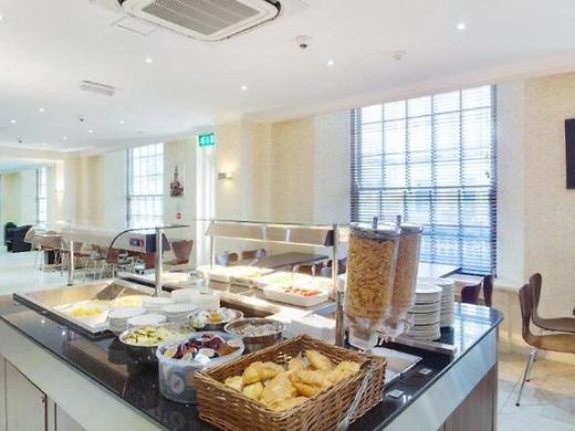 The Queen's Park Hotel