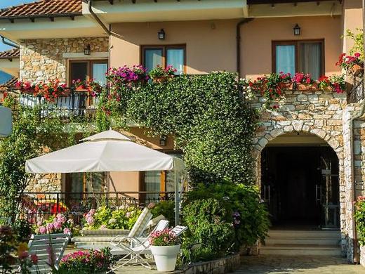 Nikoleta Luxury Villa