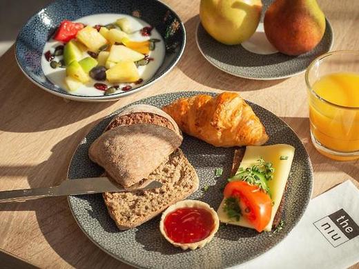 Holiday Inn - the niu, Bricks Hamburg Eppendorf