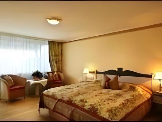 Hotel Saigerhöh Wellness Spa Golf Wandern über dem Titisee