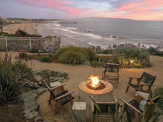 Cottage Inn by the Sea