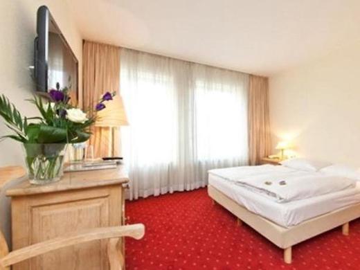 Garner Hotel Dusseldorf - Main Station