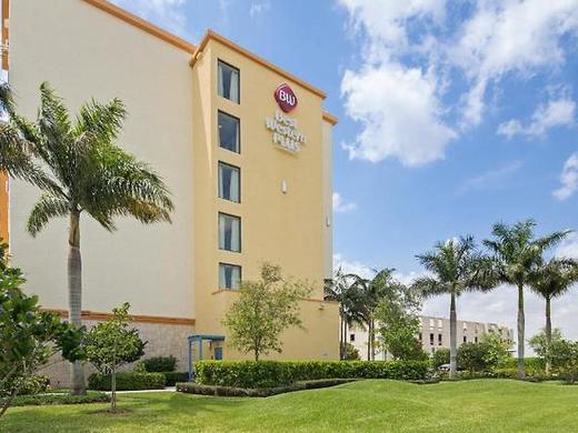Best Western Plus Kendall Airport Hotel & Suites