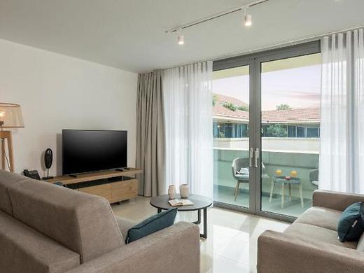 Trianon Luxury Apartments & Suites