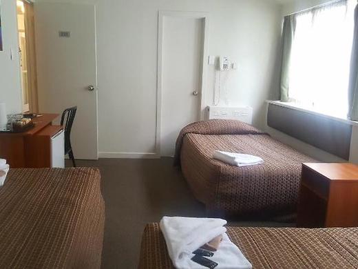 Kiwi International Hotel