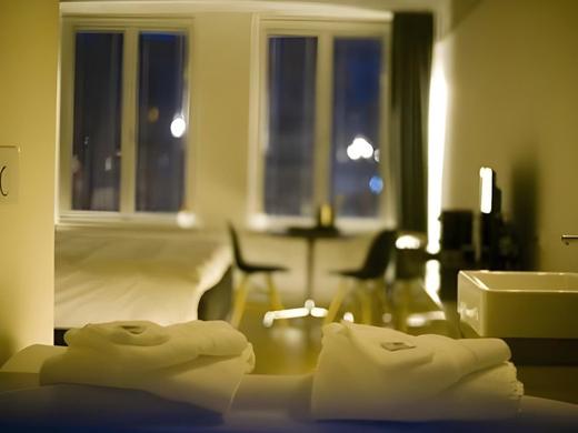 B&B Yellow Submarine