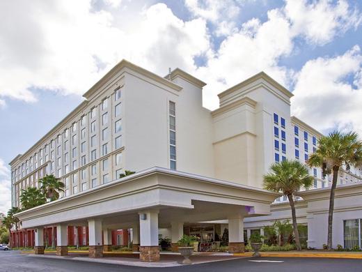 Holiday Inn & Suites Across from Universal Orlando