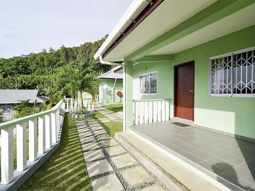 Surfers Beach Self Catering Chalets