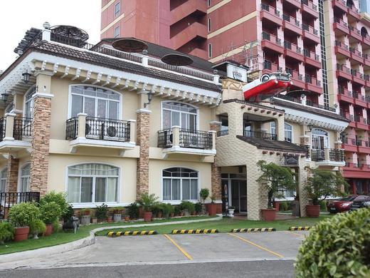 Crown Regency Suites and Residences - Mactan