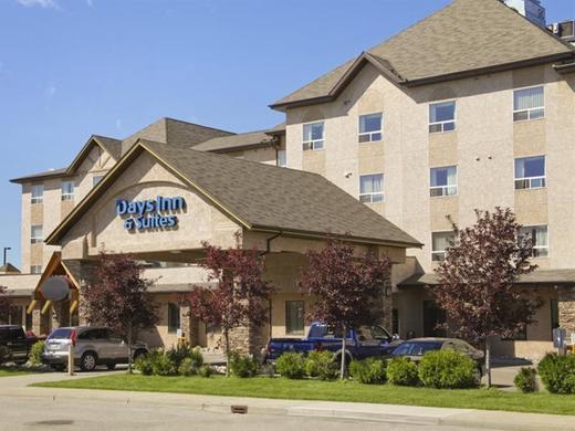 Days Inn & Suites by Wyndham West Edmonton
