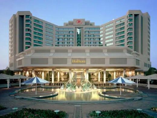 Hilton East Brunswick Hotel & Executive Meeting Center