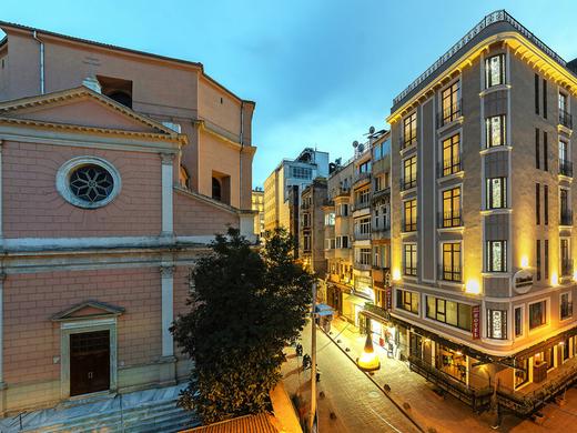 Santa Ottoman Boutique