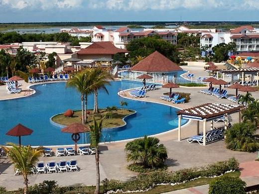 Memories Flamenco Beach Resort