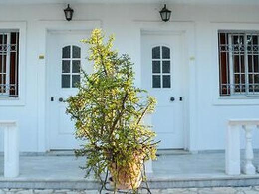 Paradise Beach Apartments