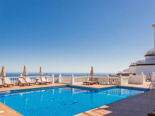 Macdonald La Ermita Resort