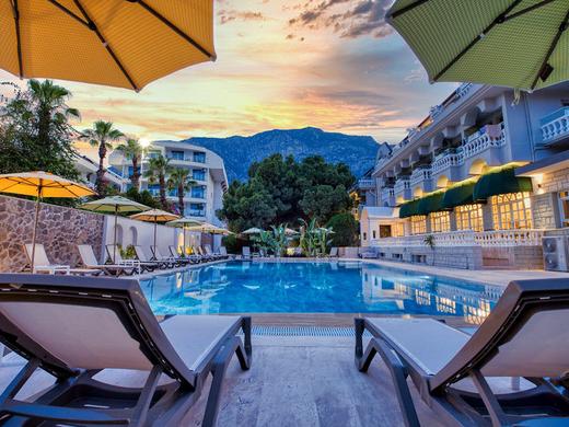 Rose Garden Premium Hotel