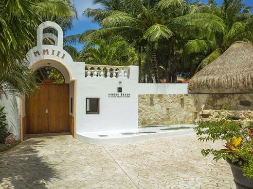 Hidden Beach Au Naturel Resort