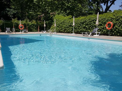 Senator Barajas Hotel