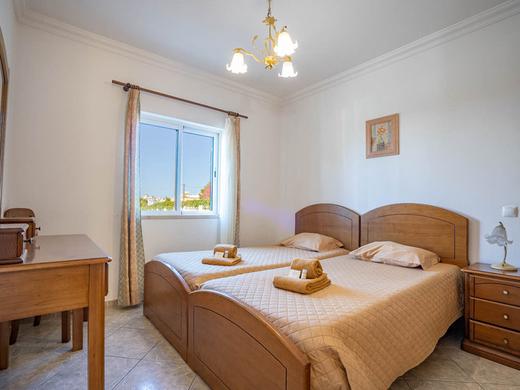 Torre da Aldeia by Umbral