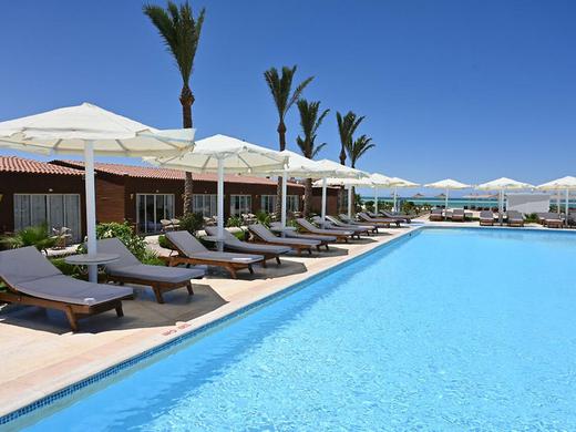 SUNRISE Riviera Resort & Aqua Park