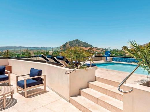 La Quinta Inn & Suites by Wyndham San Luis Obispo Downtown