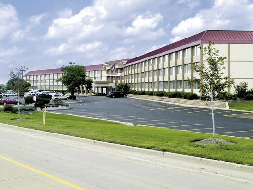 Best Western Plus Chicago Hillside