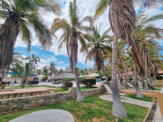 Buena Vista Oceanfront & Hot Springs Resort