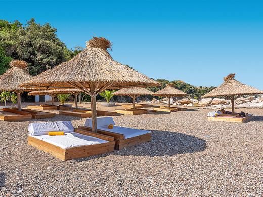 Hotel Sunrise Village Beach