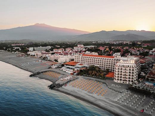 Delta Hotels by Marriott Giardini Naxos