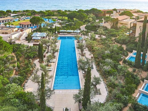 The Romanos, a Luxury Collection Resort