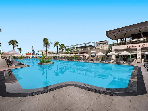 Hotel White City Resort