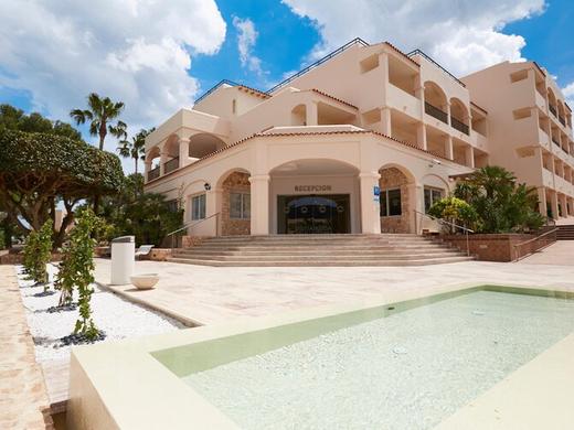 Invisa Cala Blanca Hotel