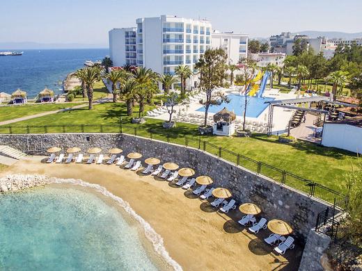 Le Bleu Hotel & Resort